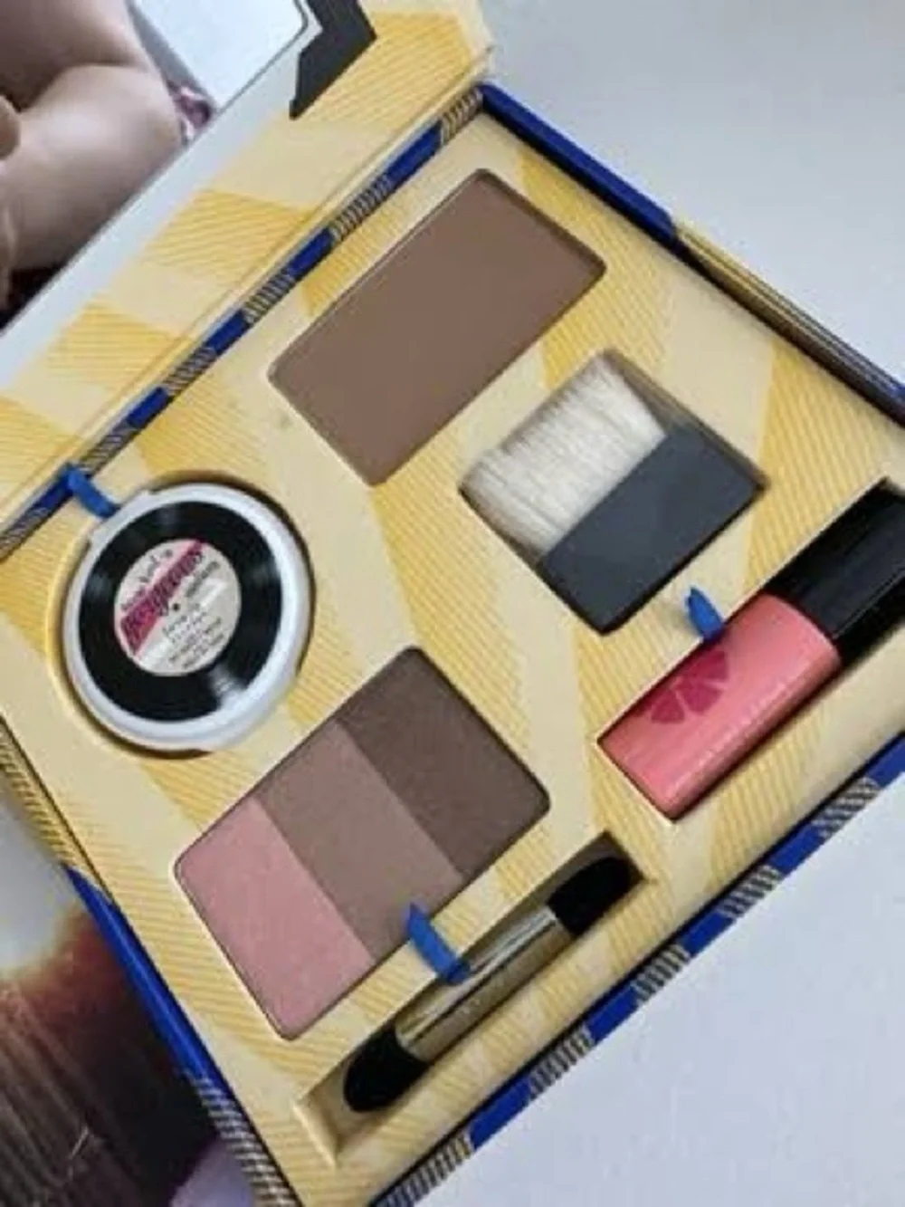 Benefit cabana glama
